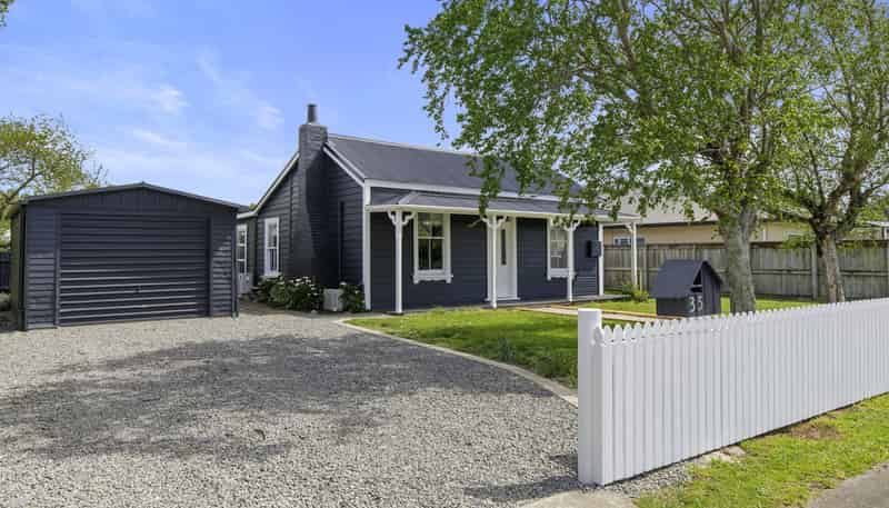 35 Frederick Street, Carterton