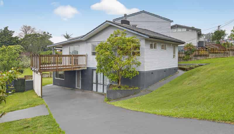 303 Don Buck Road, Massey