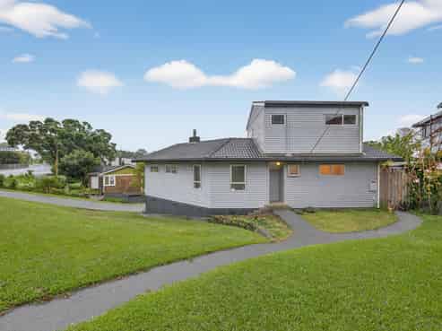 303 Don Buck Road, Massey