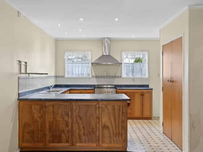 303 Don Buck Road, Massey