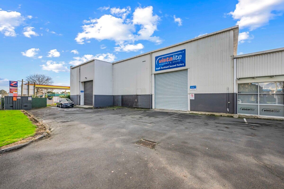 Prominent Freehold Industrial - Dual Street Access - Mehr