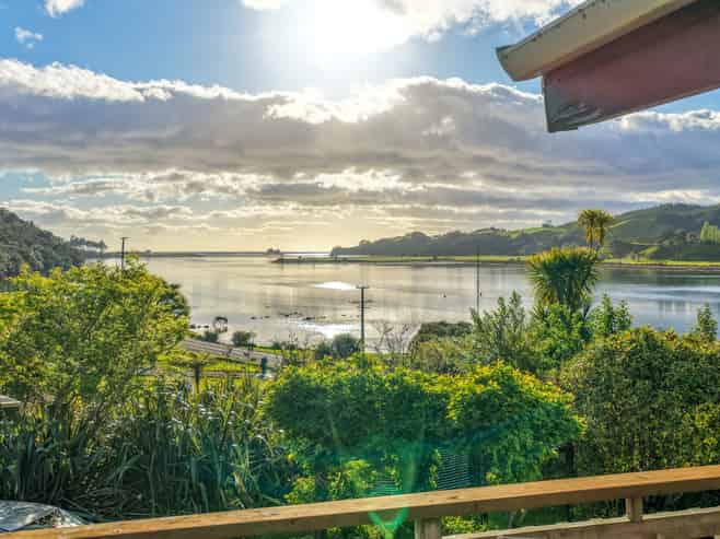 263 Opoutere Road, Opoutere