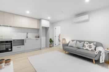 1/21 Church Street, Mosgiel