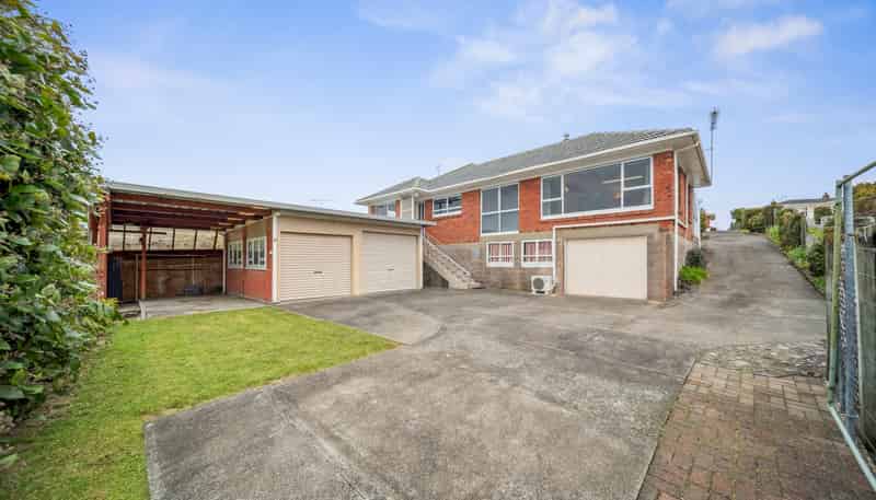 10 Greenhill Crescent, Pakuranga Heights