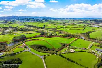 77 Sharp Road, Matakana