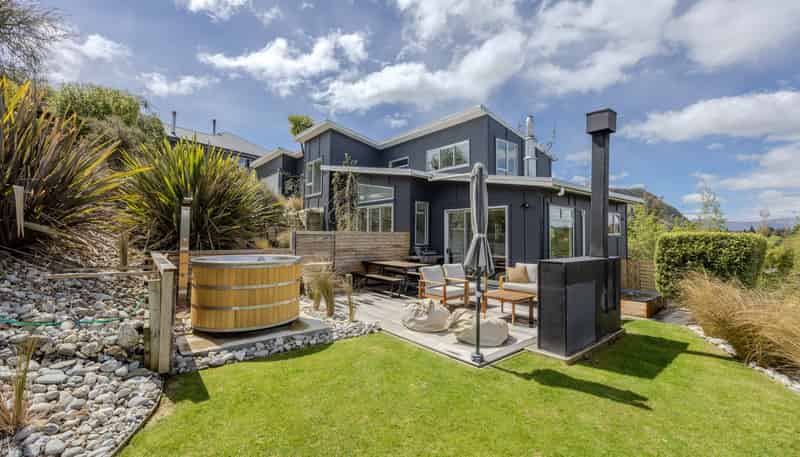 17 Hillview Place, Wanaka