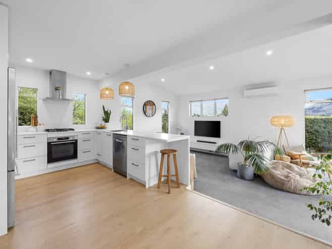 17 Hillview Place, Wanaka