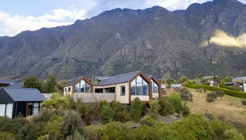 4 McKellar Drive, Jacks Point