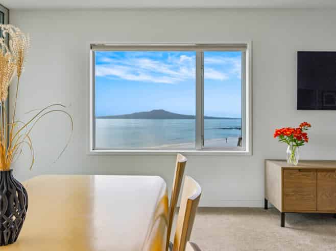 13/64 Milford Road, Milford