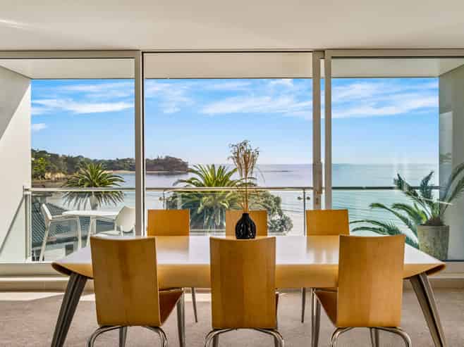 13/64 Milford Road, Milford