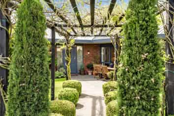 8 Stable Way, Belfast