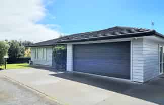 6 Neill Boak Place, Beachlands