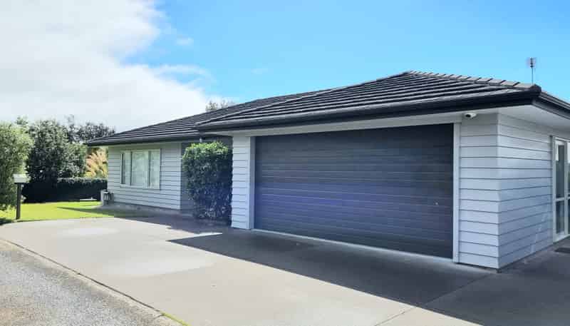 6 Neill Boak Place, Beachlands