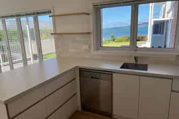 1/241 Hurstmere Road, Takapuna