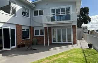 1/241 Hurstmere Road, Takapuna