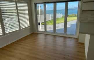 1/241 Hurstmere Road, Takapuna