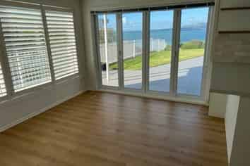 1/241 Hurstmere Road, Takapuna