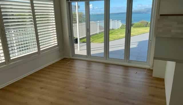 1/241 Hurstmere Road, Takapuna