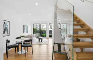 2/4 Glen Atkinson Street, St Heliers