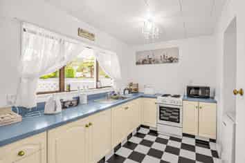 10A Rira Street, Marton