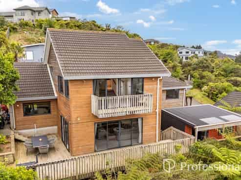 6 Avonlea Grove, Belmont