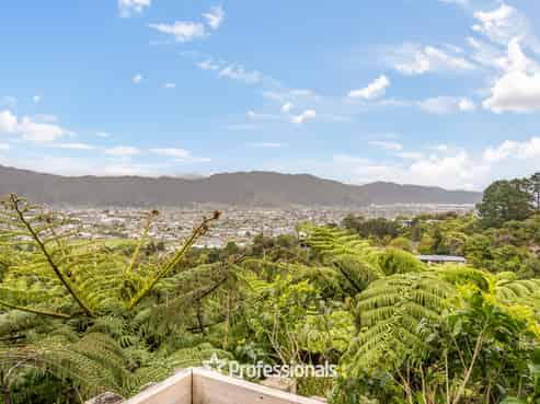 6 Avonlea Grove, Belmont