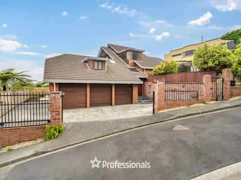 6 Avonlea Grove, Belmont