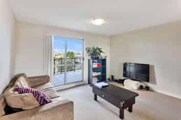 4D/20 Morning Star Place, Mount Albert