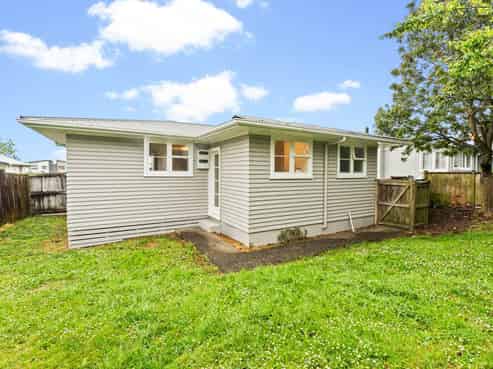 12D  Elm Street, Avondale