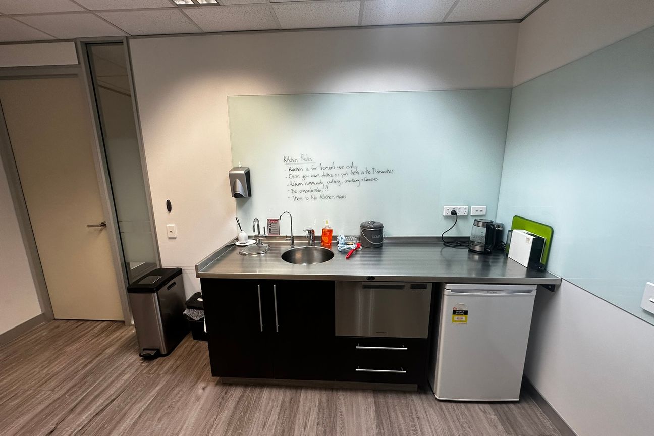 Sunny Solomons House Office - Visning 6