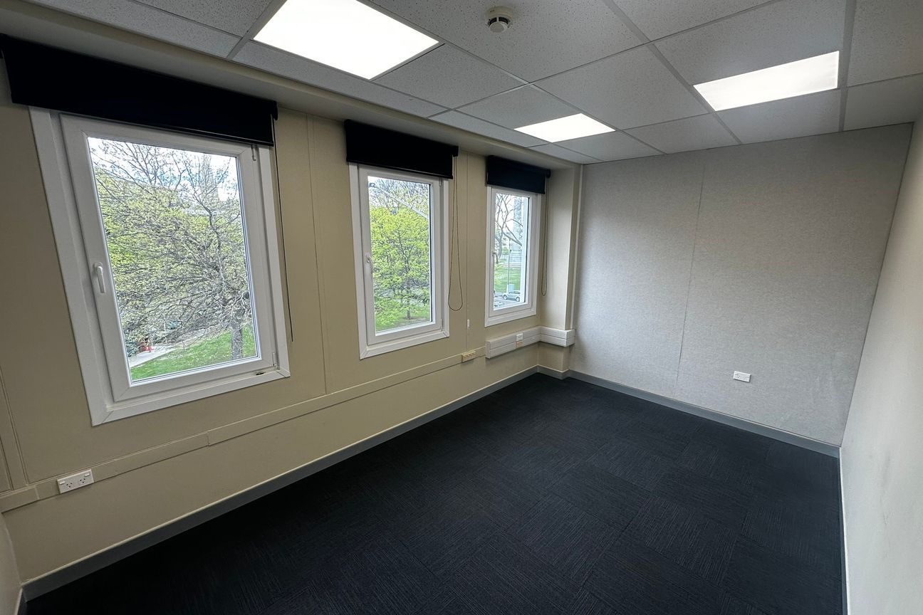 Sunny Solomons House Office - Visning 4