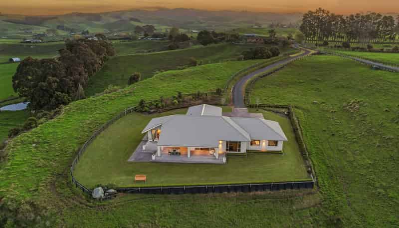 766A Back Miranda Road, Miranda