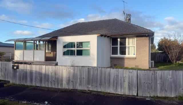 25 Rawlings Street, Bader