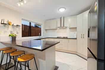 16 Janway Avenue, Flat Bush