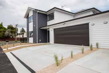 2D/7 Nevada Road, Silverdale