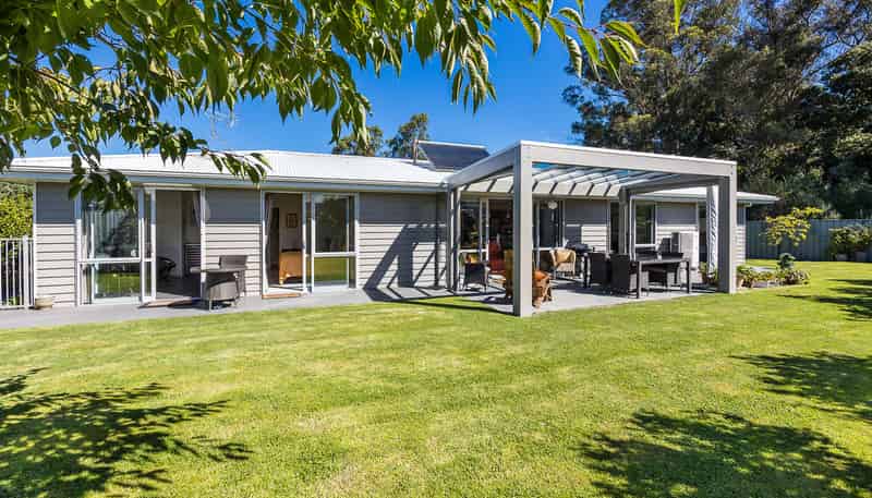 17 Awa Toru Drive, Fairfield