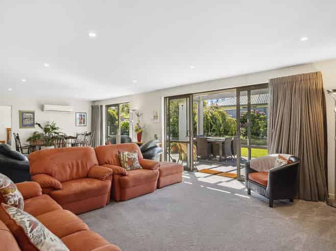 17 Awa Toru Drive, Fairfield