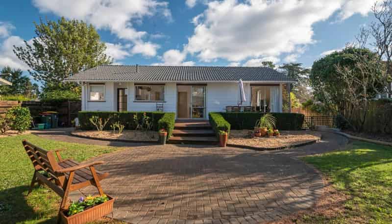 8 Robert Allan Way, Pakuranga Heights