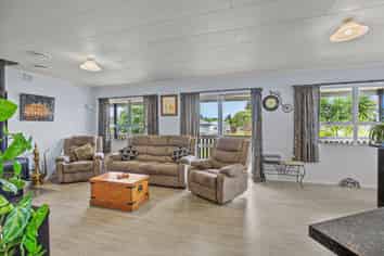 360 Rosamond Terrace, Kawhia