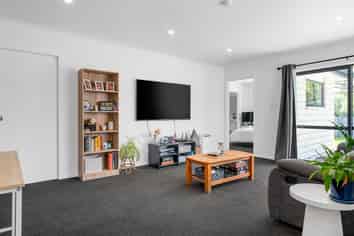 2/10 Keitha Place, Glenview