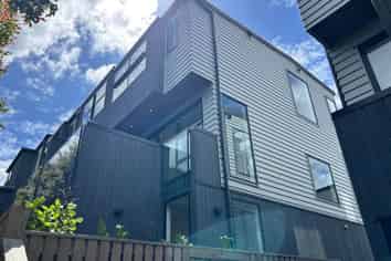 11/27 Hastings Road, Mairangi Bay