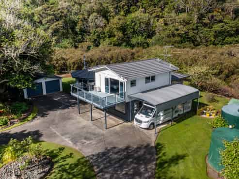 48 Campbell Road, Tawharanui Peninsula