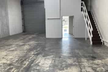 High Stud Clear Span Tilt Slab Concrete Warehouse