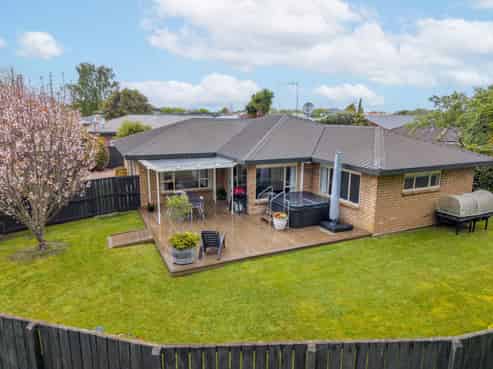 43 Bouverie Crescent, Flagstaff