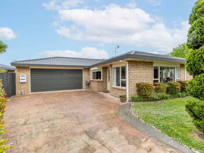 43 Bouverie Crescent, Flagstaff