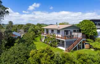 60 Upper Wainui Road, Raglan