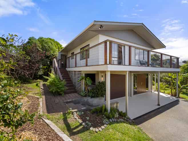 60 Upper Wainui Road, Raglan