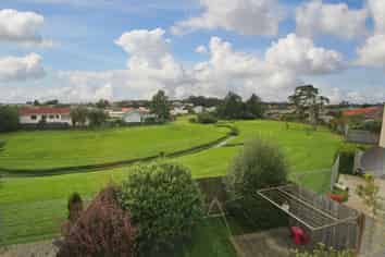 19/18 Alicante Avenue, Hill Park