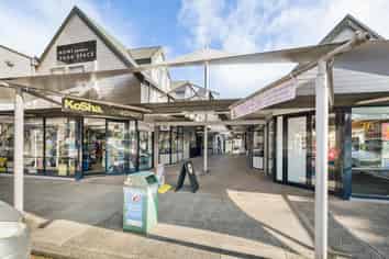 SALON, RETAIL OR OFFICE OPPORTUNITY
