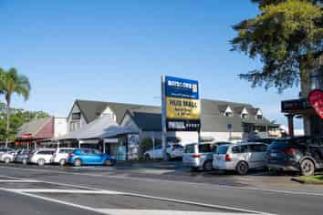 SALON, RETAIL OR OFFICE OPPORTUNITY
